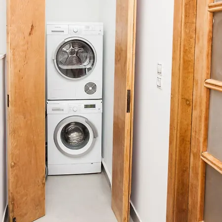 Experience Luxury And Comfort In The Heart Of Kolonaki Apartment Athen