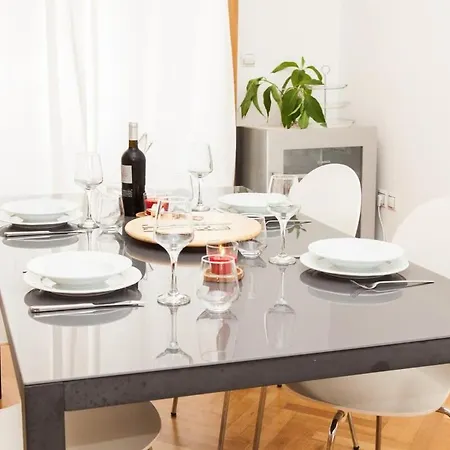 Experience Luxury And Comfort In The Heart Of Kolonaki Apartment